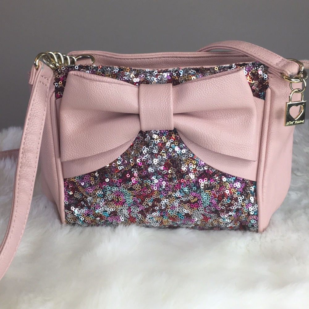 Betsy Johnson 👛